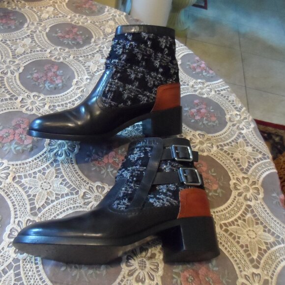 Chanel Black Tweed/Leather Moto Ankle Boots w/Buckles-LOGO Detail Size 38.5M - Picture 5 of 16